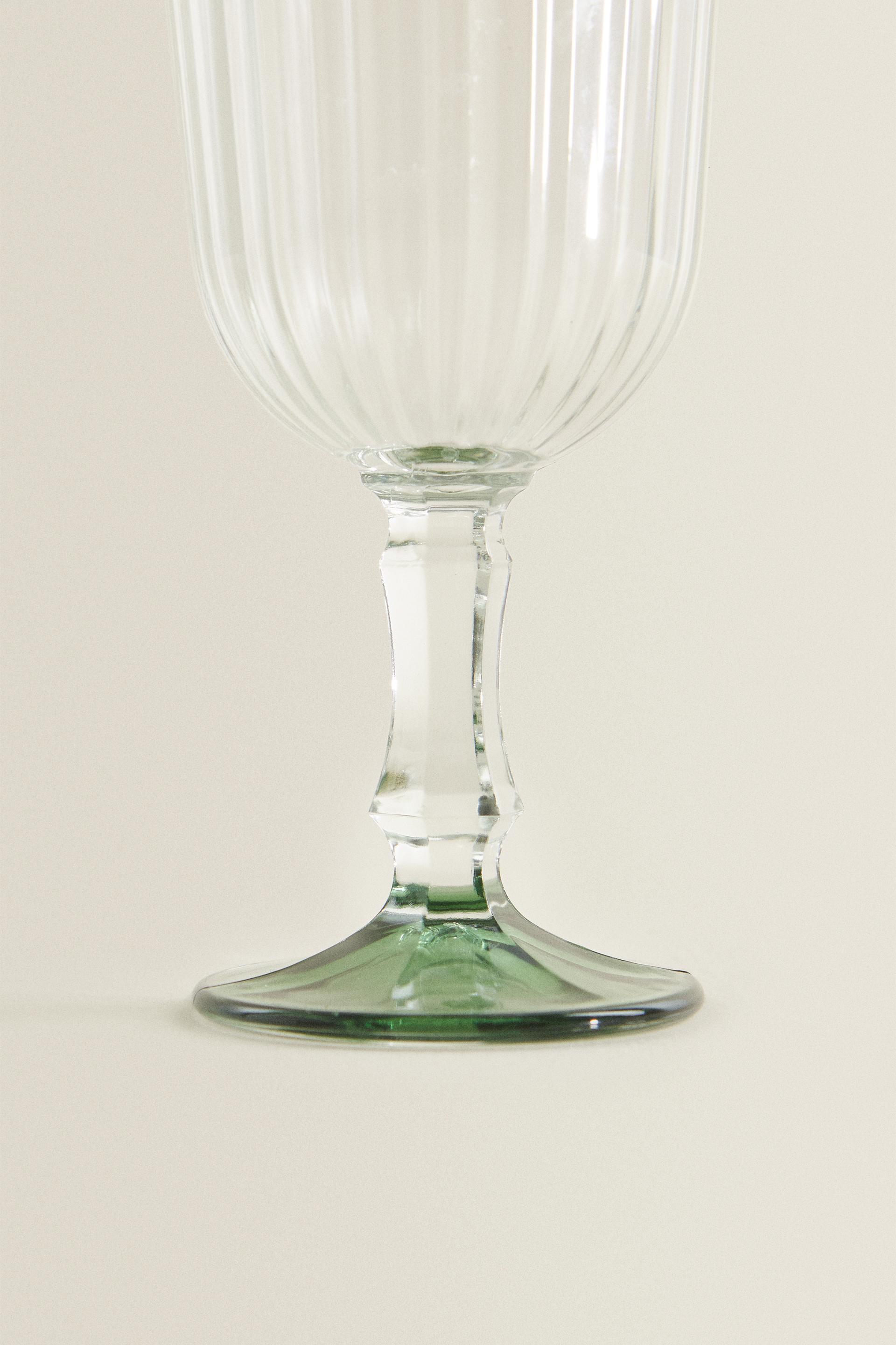 VERRE À PIED RELIEF BASE COLORÉE